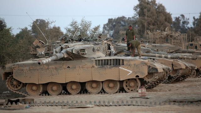 Des forces israéliennes en bordure de la bande de Gaza [EPA/Abir Sultan]