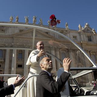 Le pape François a rencontré les couples de fidèles, venus de 28 pays [AP Photo - Alessandra Tarantino]
