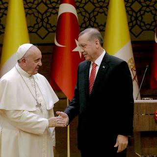Le pape François a appelé au respect des chrétiens, et le président Recep Erdogan à la lutte contre l'islamophobie.