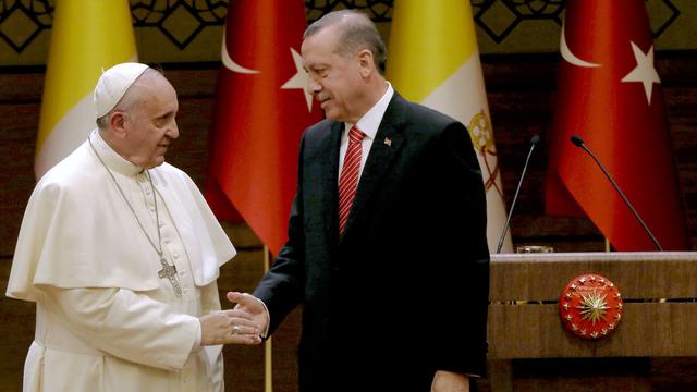 Le pape François a appelé au respect des chrétiens, et le président Recep Erdogan à la lutte contre l'islamophobie.