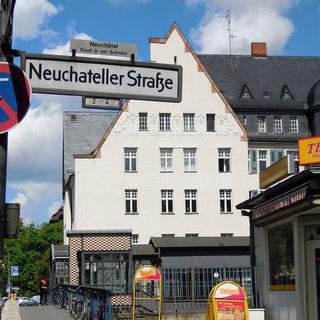 Berlin a toujours gardé le souvenir du petit canton suisse, grâce notamment à une Neuchatellerstrasse. [neuchatel-berlin.org]
