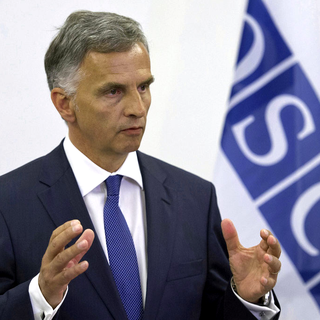 L'OSCE reste un "élément de la solution" à la crise ukrainienne, a affirmé Didier Burkhalter. [Keystone - Gian Ehrenzeller]