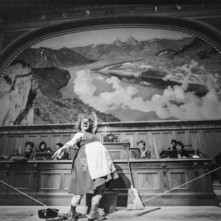 Gardi Hutter, clowne, lors de la session des femmes du Conseil national, le 8 août 1991. [Karl-Heinz Hug]