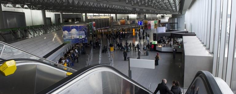 L'aéroport de Francfort est le plus grand d'Allemagne.