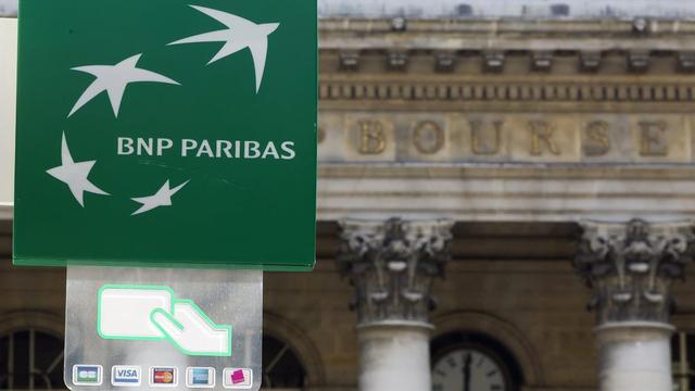 Les grandes banques françaises, BNP Paribas, Crédit agricole et Société Générale, ont refusé de transmettre des informations demandées par la Comco. Paris doit se prononcer depuis bientôt un an sur ce recours. [EPA/IAN LANGSDON]