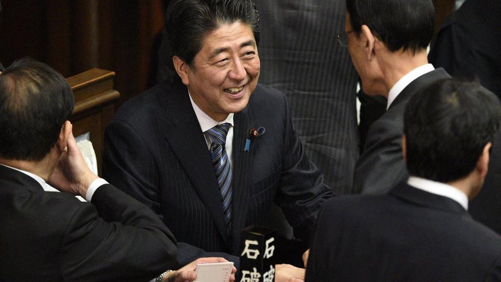 Le Premier ministre Shinzo Abe prend pour la troisième fois la tête du Japon. [EPA/Keystone - Franck Robichon]
