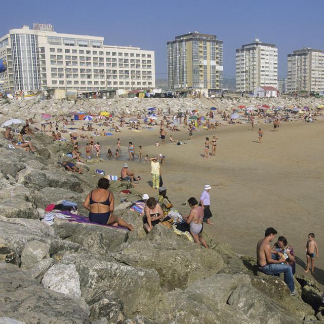 Les touristes plébiscitent Lisbonne et ses plages au bord de l'Océan. [Frédéric Soreau]