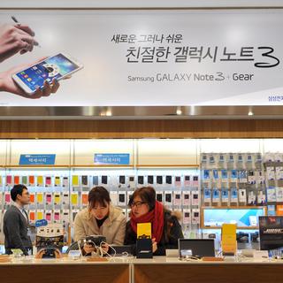 Les accords trouvés entre Samsung et ses partenaires et rivaux visent à mettre fin aux procès, notamment pour violation de brevet. [JUNG YEON-JE]