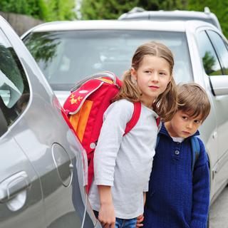 Comment assurer la sécurité des enfants sur le chemin de l'école? [photophonie]