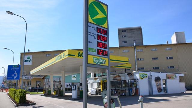 Des menaces pèsent sur l’avenir de la seule station GNC du canton du Jura. [Gaël Klein]