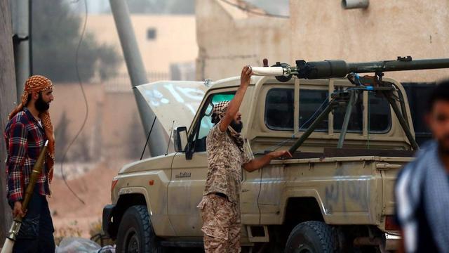 La communauté internationale a appelé lundi à un "cessez-le-feu immédiat" en Libye, un pays en proie au chaos et à l'anarchie institutionnelle. [EPA]