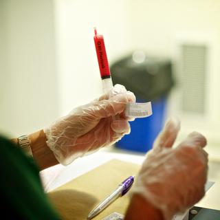 Aujourd'hui, la loi suisse interdit les tests prénataux non invasifs pour déterminer le sexe qui ont lieu dans un autre but que d'établir un diagnostic. [L. SOUCI / BSIP]