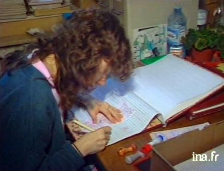 Reportage sur les préparatif des élections municipales - 11 mars 1989. [INA]