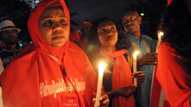 La mobilisation pour réclamer la libération des lycénnes enlevées par Boko Haram avait commencé dimanche soir par une veillée devant l'école de Chibok au nord-est du Nigeria. [STRINGER]