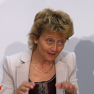 Eveline Widmer-Schlumpf explique  à la presse les prises de position du Conseil fédéral concernant l'échange automatique d'informations, ce mercredi 21 mai 2014 à Berne.