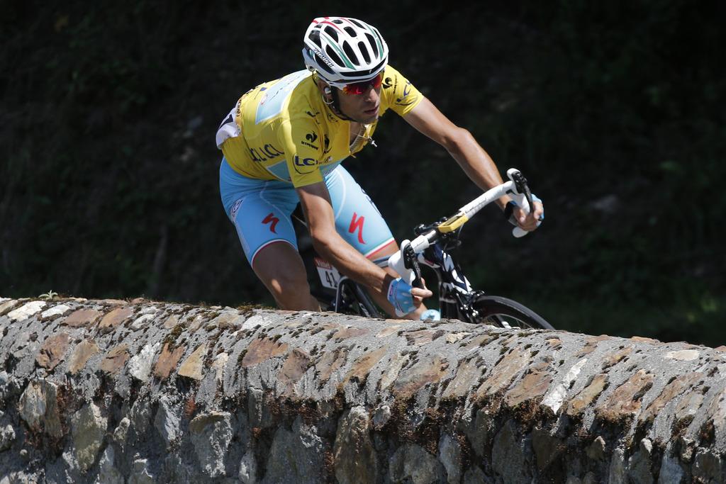 Nibali conserve le maillot jaune, mais il a été lâché en fin de dernier col... [KEYSTONE - Christophe Ena]