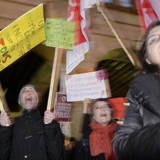 La manif de jeudi dernier a réuni quelque 750 fonctionnaires et syndicalistes à Genève. [Keystone - Martial Trezzini]