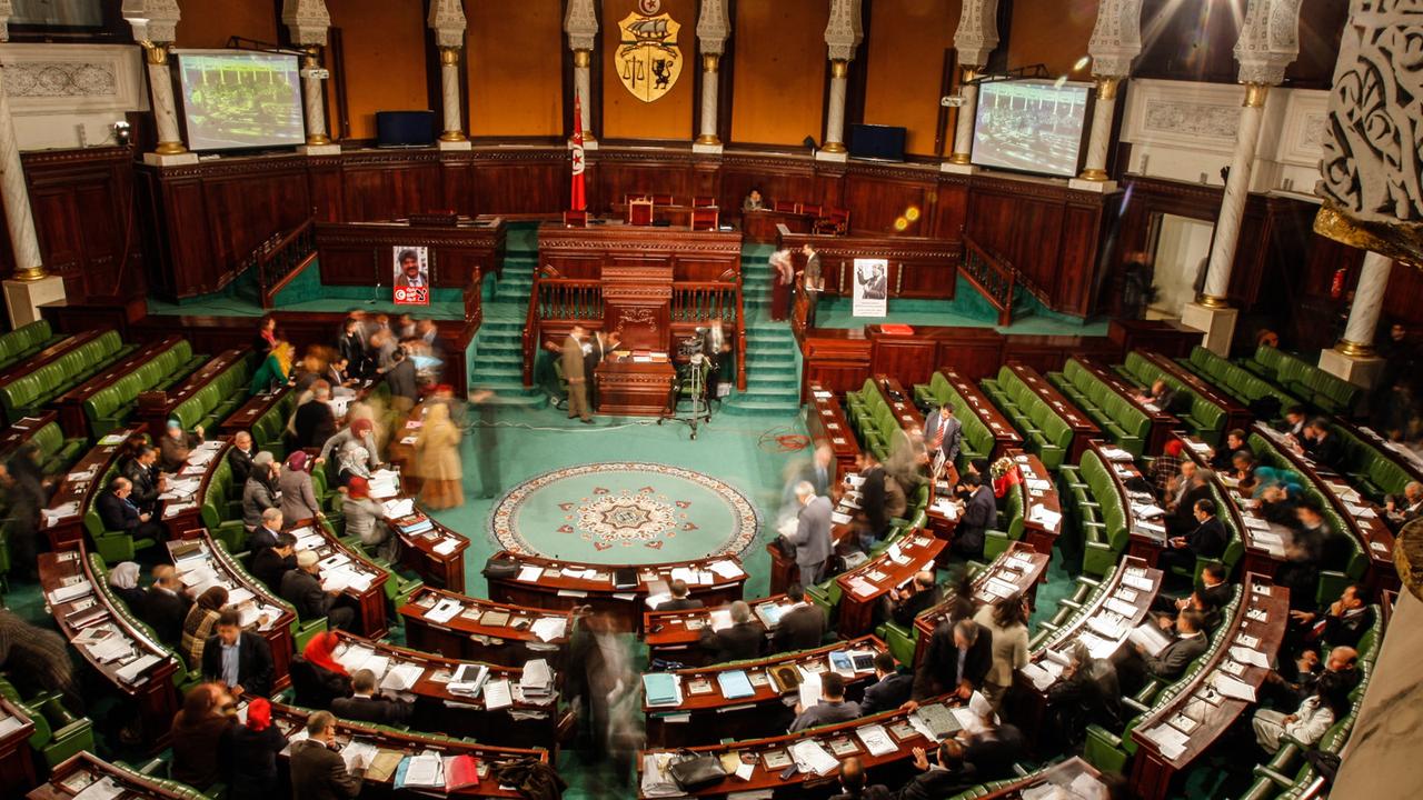 La session d'ouverture de l'assemblée constituante tunisienne, le 3 janvier 2014. [Anadolu Agency - Amine Landoulsi]
