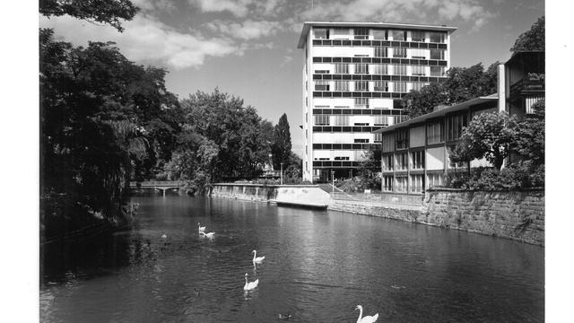 Photo historique du bâtiment de la "Photobastei" à Zurich. [A. Melchior und Stücheli Architekten]