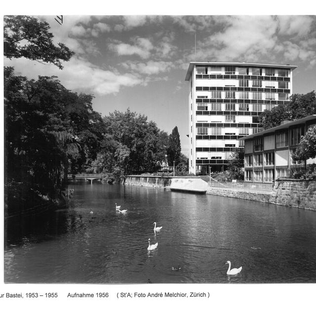 Photo historique du bâtiment de la "Photobastei" à Zurich. [A. Melchior und Stücheli Architekten]