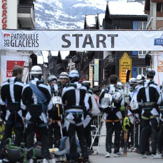 352 patrouilles ont pris le départ du grand parcours, Zermatt-Verbier. [Maxime Schmid]