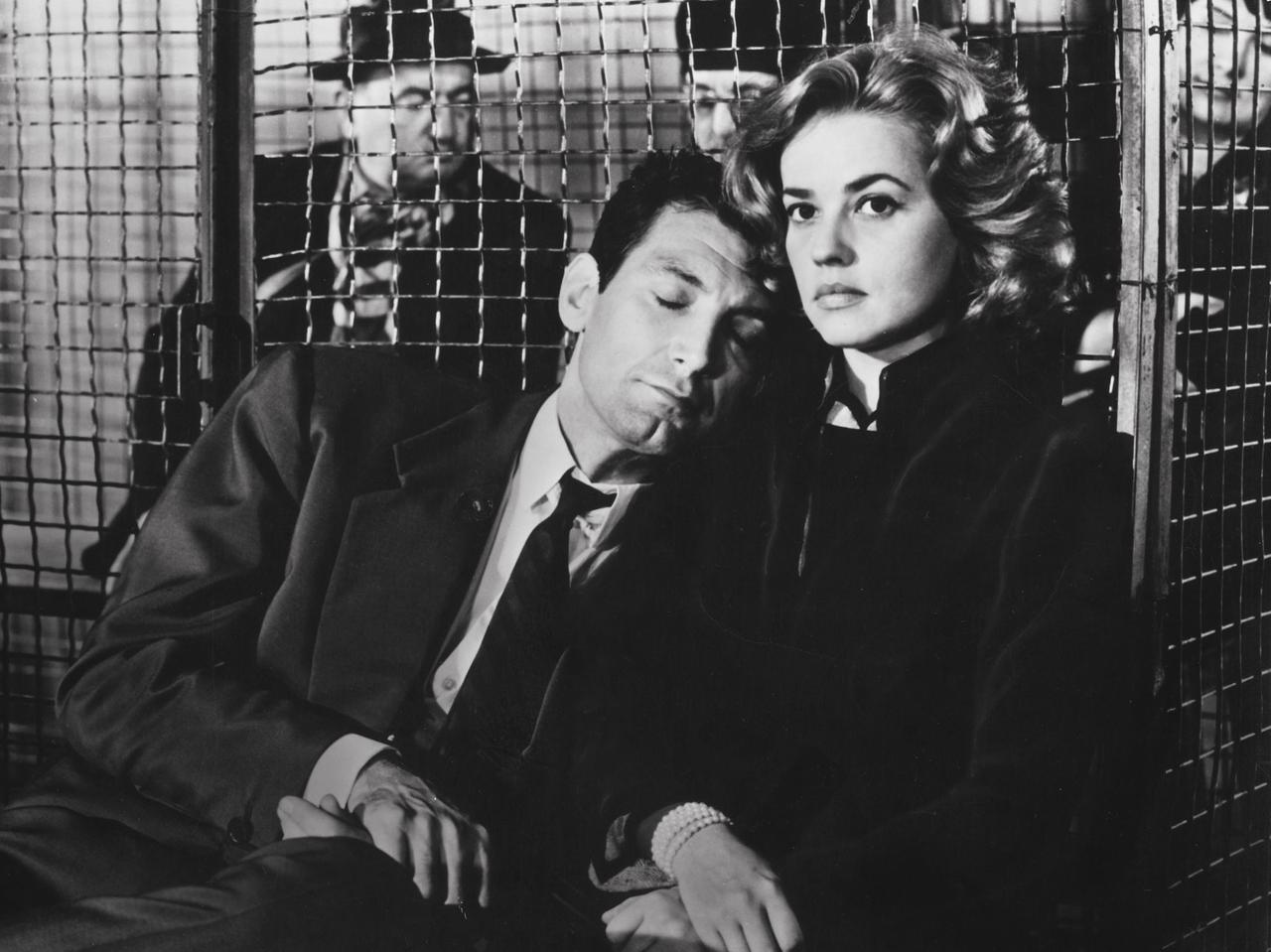 Maurice Ronet et Jeanne Moreau dans "Ascenseur pour l'échafaud" de Louis Malle, 1957. [Nouvelle Editions / The Kobal Collection / AFP]