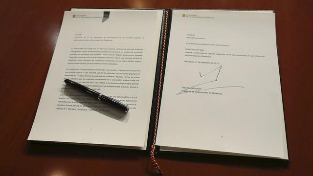 La signature du président catalan, Artur Mas. [Jordi Bedmar]