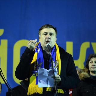 Le président géorgien Saakashvilli était venu soutenir les manifestants à Kiev.