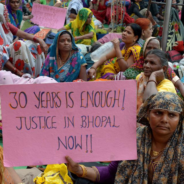 Victimes de Bhopal lors d'une manifestation à New Dehli, le 10 novembre 2014. [Sajjad Hussain]