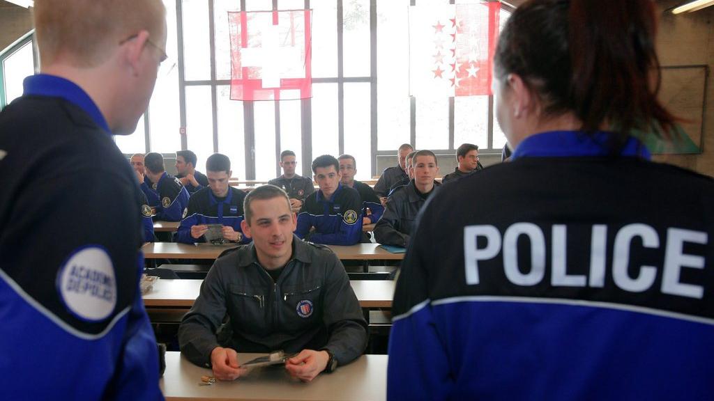 Des aspirants dans l'Académie de police de Savatan. [Olivier Maire]