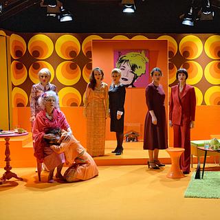"Huit femmes" dans une mise en scène de Jean-Gabriel Chobaz. [theatre-montreux-riviera.ch]