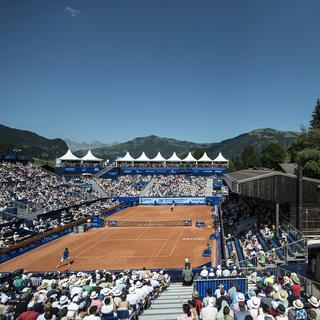 Le court central de Gstaad lors du tournoi de 2013. [Peter Schneider]