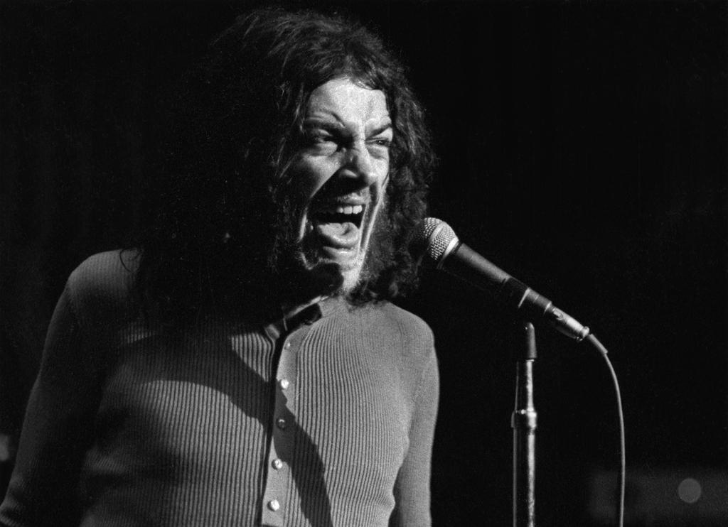 Joe Cocker lors d'une tournée, en juin 1970. [Linda Wolf]