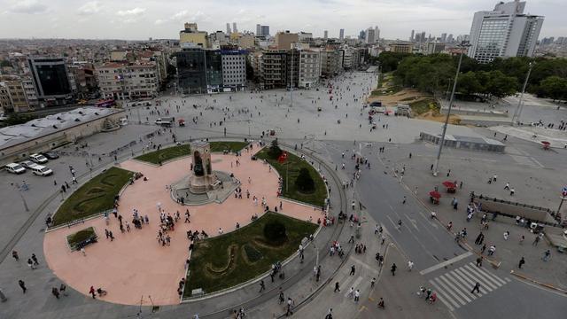 Le gouverneur d’Istanbul a promis d’interdire tout rassemblement sur la place de Taksim ou au parc de Gezi. [Sedat Suna - EPA]