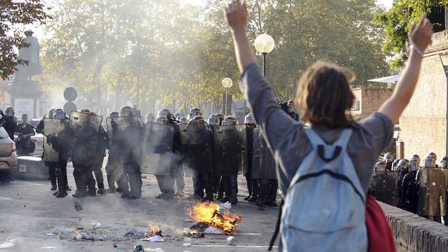 La mort d'un militant écologiste opposé à la construction d'un barrage dans le Tarn a provoqué des manifestations et réactions violentes dans plusieurs villes de France. [REMY GABALDA]