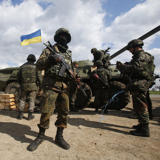 Selon le président ukrainien par intérim, l'armée ukrainienne se déploie dans l'est du pays "par étapes", ici à Izioum. [Sergei Grits]