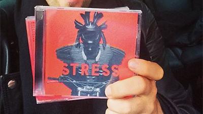 Le rappeur Stress présente son nouvel album [http://www.stressmusic.com/]