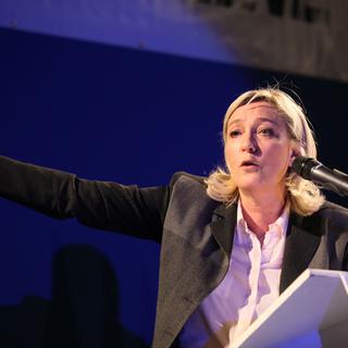 Marine Le Pen, présidente du Front National durant son discours de soutien au candidat Eric Dillies à Lille, le 20 mars 2014. [AFP - Citizenside/Thierry Thorel]