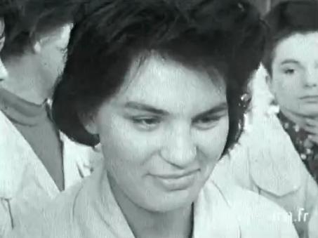 Propos d'une jeune ouvrière sur la politique - 25 mars 1965. [INA]