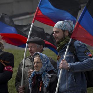 Des militants pro-russes à Donetsk, ce vendredi 9 moi 2014. [AP Photo - Alexander Zemlianichenko]