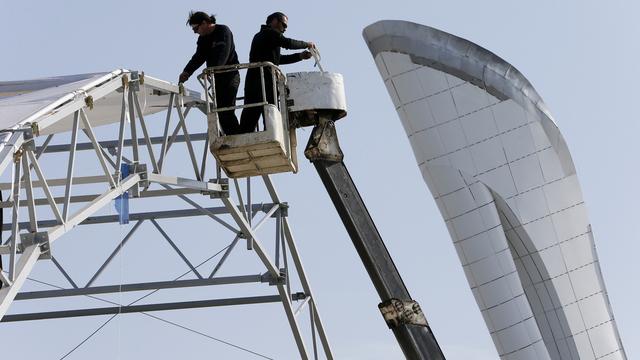 Au lendemain de la cérémonie de clôture, l'heure est au démontage des installations sur le site olympique. [Mark Humphrey]