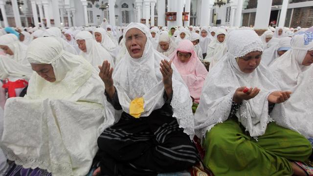 Une prière dans une mosquée de Banda Aceh, en honneur aux victimes. [ADI WEDA]