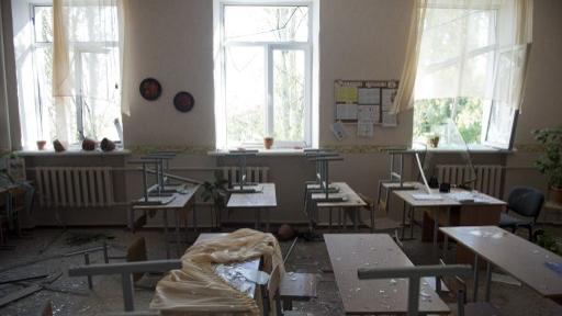 Un obus est tombé mercredi non loin d'une école, le jour de la rentrée scolaire à Donetsk. [AFP]