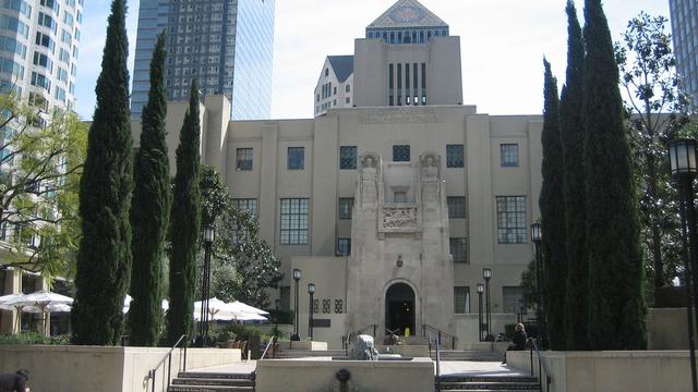 Los Angeles Public Library. [Flickr.com - sheilaellen]