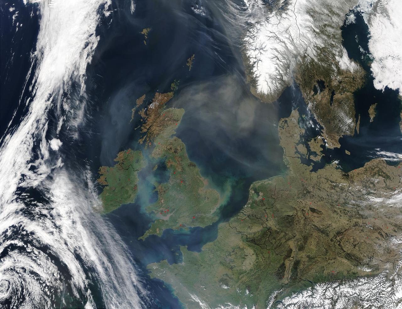 Du sable du Sahara était déjà en circulation au nord de l'Europe le 28 mars dernier. [NASA]