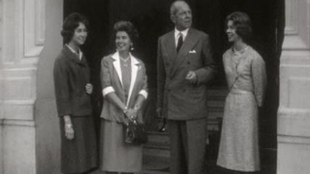 La famille royale de Grèce en Suisse en 1961. [RTS]