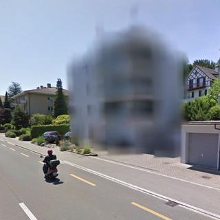 Une maison floutée sur Google Street View dans la commune de Kilchberg (ZH). [Google Street View]