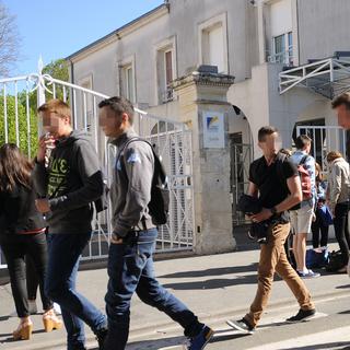Plus de 500 hommes, professeurs et élèves, ont dû subir un prélèvement d'ADN dans un lycée de La Rochelle. [Xavier Leoty]