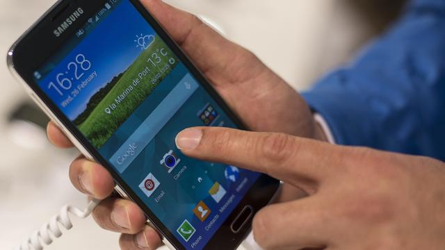 Le Samsung Galaxy S5 est sorti vendredi dans le monde entier. [Albert Llop]