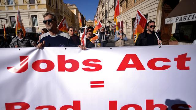 Des manifestants, dans le centre de Rome, le 14 novembre 2014. [AFP - Filippo Monteforte]